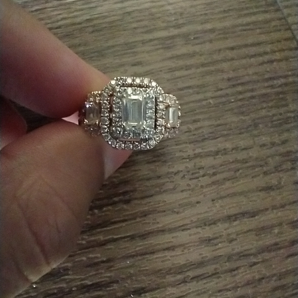 Diamond Ring - Picture 5 of 9